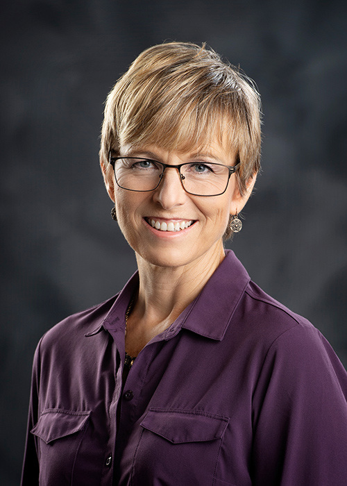 Headshot of Leslie Burger